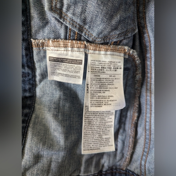 Levi's Denim Jacket w/Our Lady of Guadalupe Patch - Picture 4 of 7